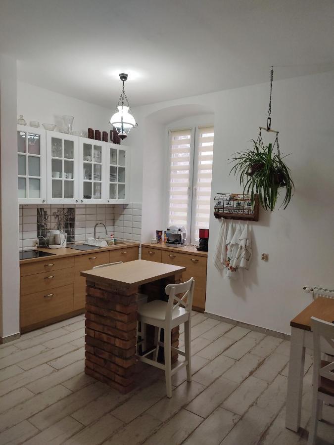 Apartament Przy Zamku Пщина Екстериор снимка